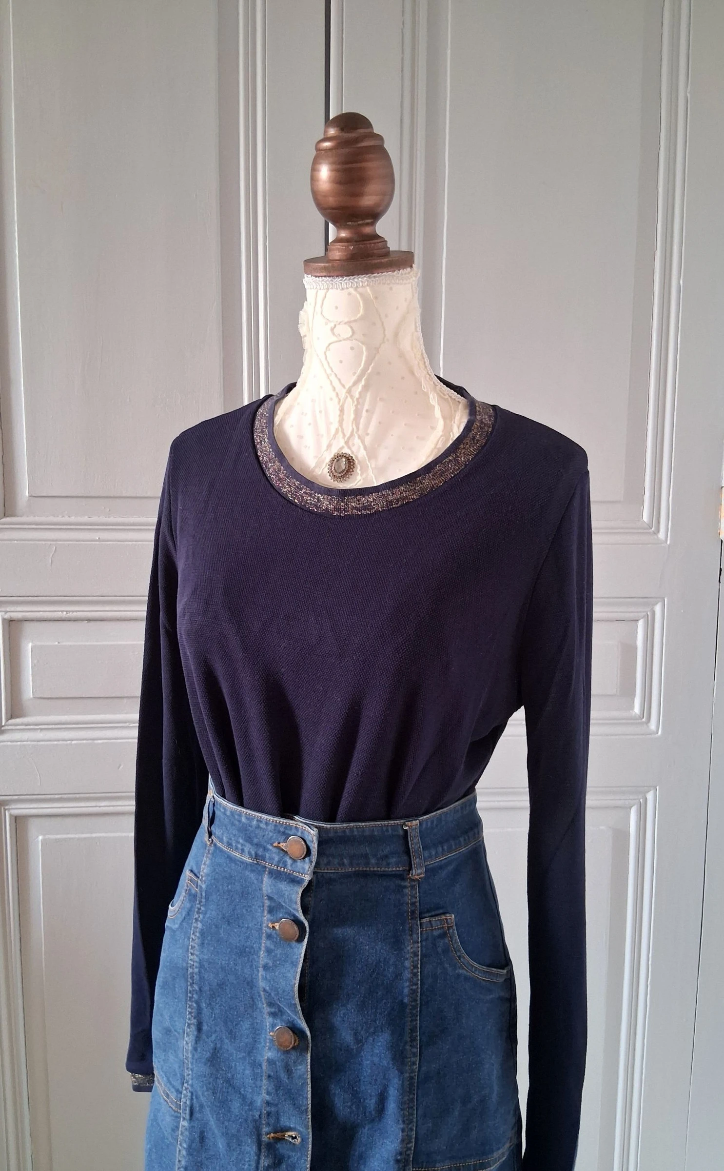 Haut Bleu Marine Bonobo – Style Oversize & Détails Dorés – Taille M